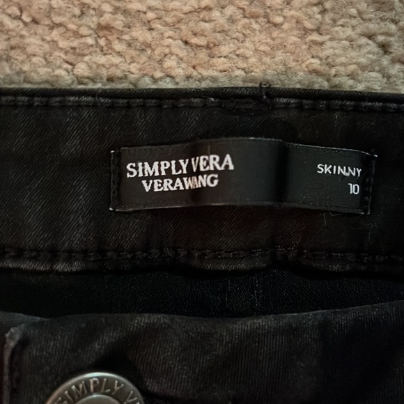Women’s Simply Vera Wang black skinny jeans - Picture 2 of 3
